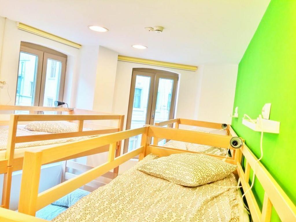 Pura Vida Sky Bar & Hostel Bucarest Habitación foto