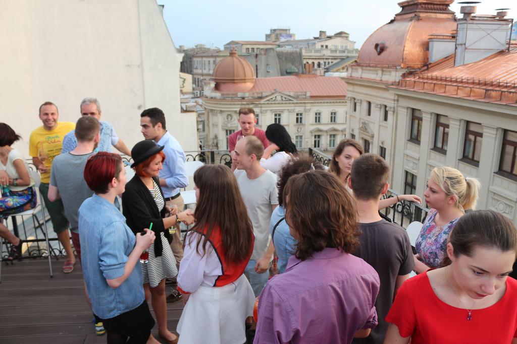 Pura Vida Sky Bar & Hostel Bucarest Exterior foto